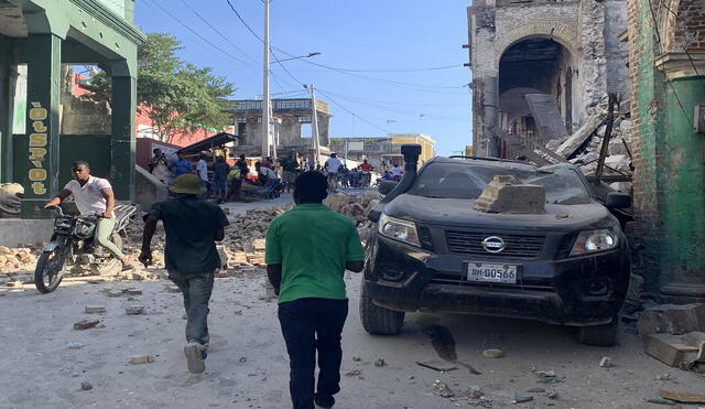 El fuerte sismo en Haití causó algunos daños en edificaciones del país centroamericano. Foto: @JCOMHaiti/Twitter