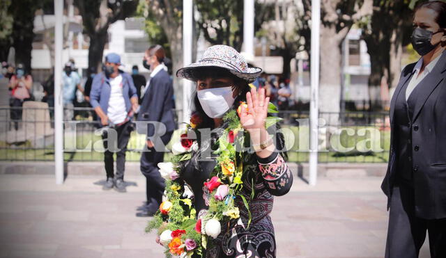 Esposa de mandatario estuvo presente en actividad en Cerro Colorado. Foto: Oswald Charca/La República