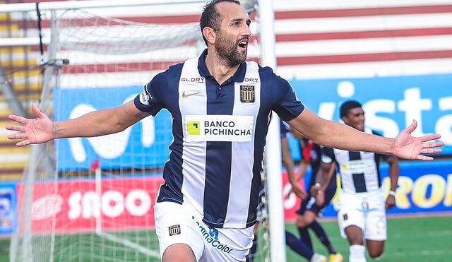 Hernán Barcos ha defendido a más de 15 equipos en su extensa carrera. Foto: Alianza Lima