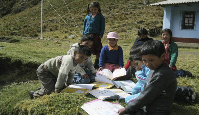 El objetivo es que todos los estudiantes de la zona rural puedan recibir clases. Foto: archivo/La República.