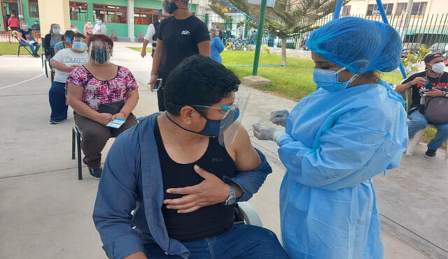 Revisa AQUÍ cuándo te toca vacunarte y cómo saber si te encuentras en el padrón nacional de vacunación. Foto: La República