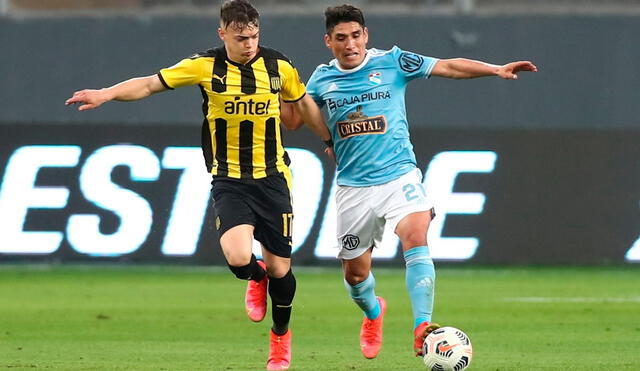 Peñarol nunca ha perdido contra Sporting Cristal. Foto: EFE