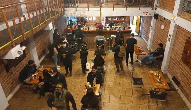 Los mandos policiales iniciarán su patrullaje a partir de las 21.00 horas. Foto: referencial