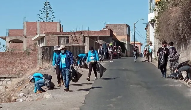 Voluntarios demoraron cinco horas en cumplir jornada. Foto: Municipalidad de Cayma