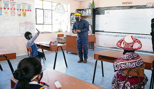 Estímulos. Los que más necesitan estabilidad laboral son los maestros de las escuelas rurales. Foto: difusión