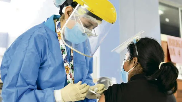 Brigadas. La labor de las enfermeras ha sido vital para que Tacna avance en la vacunación. Trabajan en jornadas de hasta doce horas.