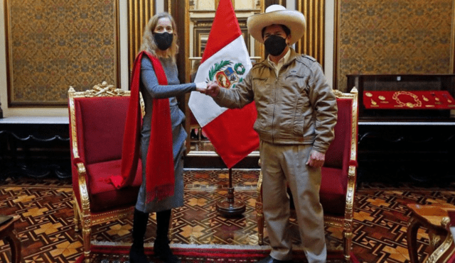 La reunión entre el presidente peruano y la embajadora de EE.UU. se llevó a cabo contando con la participación del ministro de Salud y el canciller, a fin de asegurar la llegada de más vacunas Pfizer. Foto: captura Twitter.