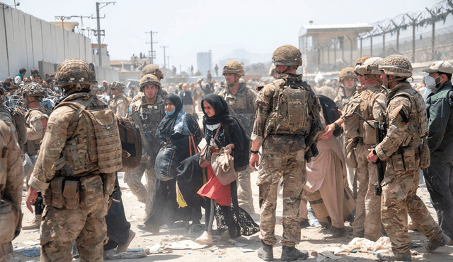 El Gobierno estadounidense continuará con su misión de evacuación en Afganistán. Foto: AFP