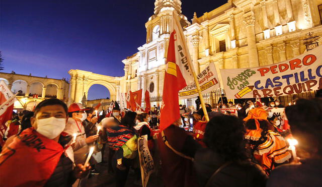Manifestantes se concentraron en la Plaza de Armas. Foto: Oswald Charca/La República