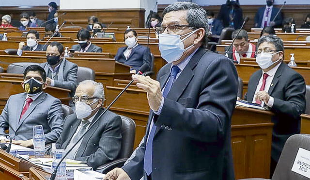 Salud. El ministro Cevallos precisa que unificación no afectará aportes de los asegurados. Foto: difusión