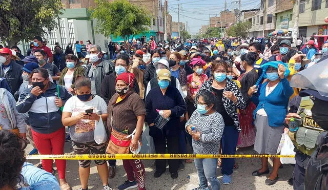 Cientos de personas participan de vacunatón. Foto: Clinton Medina/La República.
