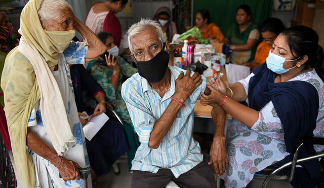 Una fuerte ola de contagios azotó el país, donde murieron más de 200.000 personas entre abril.y mayo. Foto: Narinder Nanu/AFP