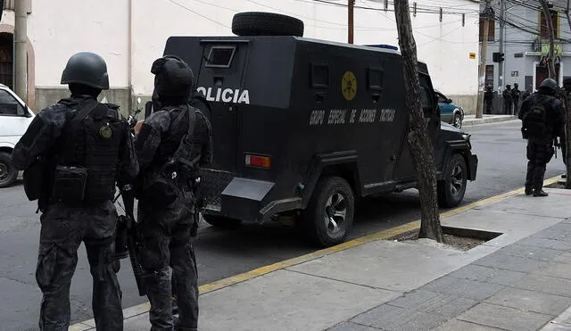 Los agentes policiales llegaron a la vivienda y trasladaron a los menores de edad al hospital de Copacabana (Bolivia), a donde llegaron “sin signos vitales”. Foto: AFP/referencial