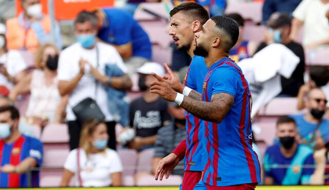 Memphis Depay convirtió el segundo gol del Barcelona. Foto: EFE