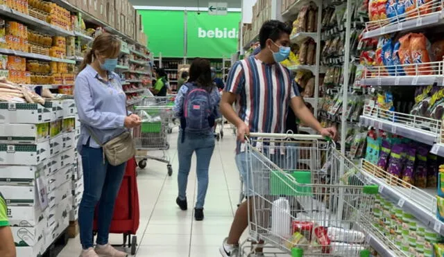 El aforo permitido para supermercados de Lima y Callao es de 60%. Foto: Manuel Berríos/La República