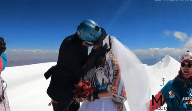 Jhonny le pidió matrimonio a Heydi en el pico del Huayna Potosí a 6.088 metros de altitud. Foto: Captura de YouTube