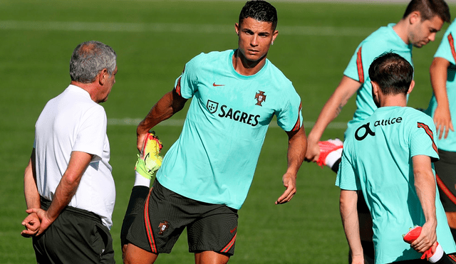 Cristiano Ronaldo en el entrenamiento de Portugal con miras a las eliminatorias rumbo al Mundial Qatar 2022. Foto: AFP