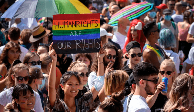 El lema de la manifestación era “Confía en ti mismo. Matrimonio para todos ahora”. Foto: AFP