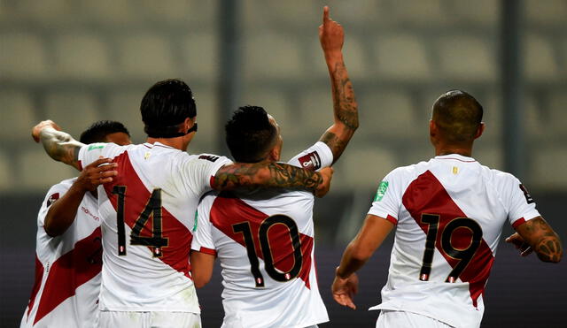 La selección peruana busca el triunfo que lo mantenga con vida en las clasificatorias al Mundial 2022. Foto: EFE