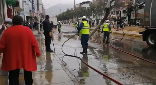 Continúa el aniego en SJL. Sedapal repara las averías para el retorno del agua. Foto: Difusión