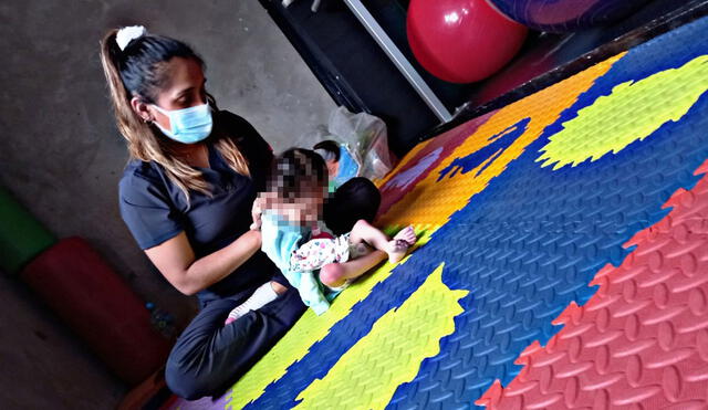 Voluntarios en Alto Trujillo ayudan a personas con habilidades especiales. Foto: difusión