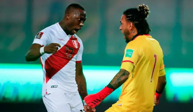 Luis Advíncula y Pedro Gallese fueron titulares en los dos últimos partidos de Perú. Foto: EFE