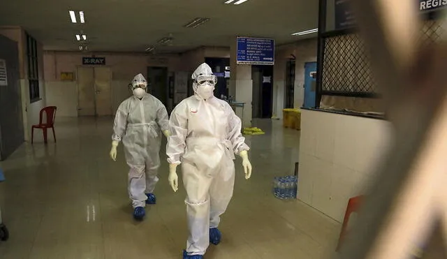 El virus Nipah se descubrió en Malasia y Singapur en 1999, durante un brote de casi 300 casos humanos con más de 100 muertes. Foto: AFP/referencial