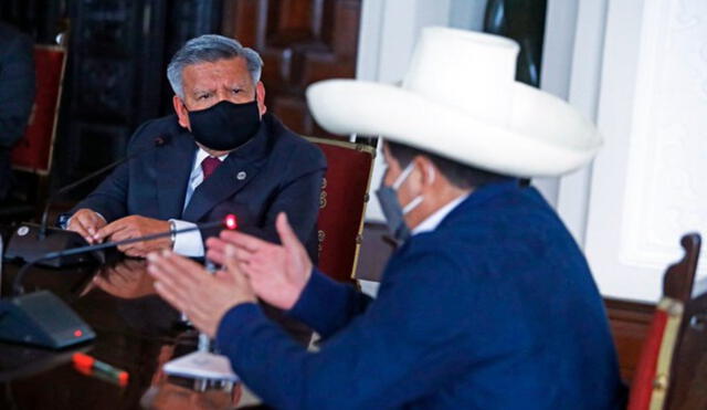 César Acuña junto al jefe de Estado, Pedro Castillo, en Palacio de Gobierno. Foto: difusión