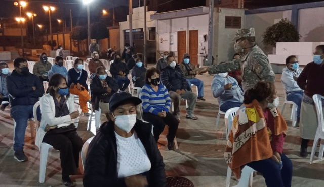 Los miembros del Ejército participaron del proceso de vacunación en horario nocturno y en puntos estratégicos. Foto: Comando Operacional