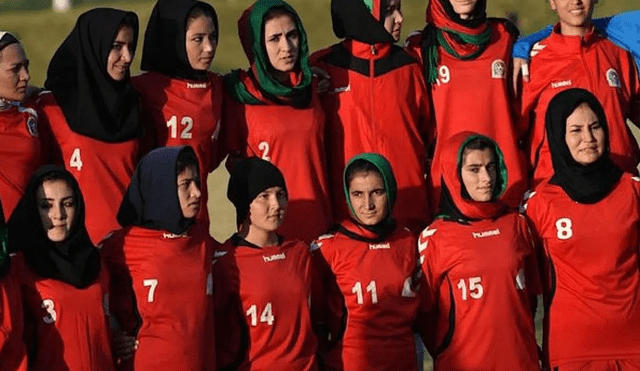 Muchas futbolistas afganas han logrado huir del régimen Talibán. Foto: Twitter/VarskySports