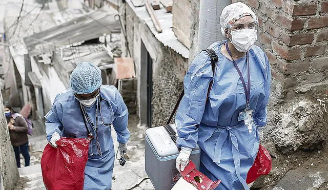 A salir a buscarlos. Enfermeras deben ir casa por casa. Foto: Antonio Melgarejo/La República