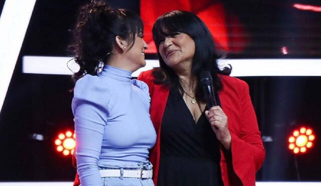 Daniela Darcourt se emocionó hasta las lágrimas cuando vio a su madre en el escenario. Foto: Daniela Darcourt/Instagram