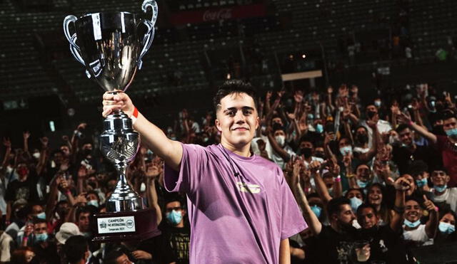Con tan solo 19 años, el joven español Gazir se coronó como el campeón de la FMS Internacional. Foto Gazir/Instagram