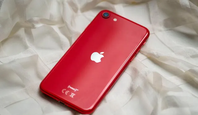 Según el analista chino Ming-Chi Kuo, el iPhone SE 2022 sería el teléfono 5G más económico de Apple. Foto: Xataka Móvil