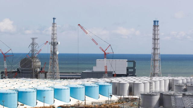 Vista del océano Pacífico y las unidades de reactores nucleares 3 y 4 en la planta de energía nuclear Fukushima. Foto: AFP