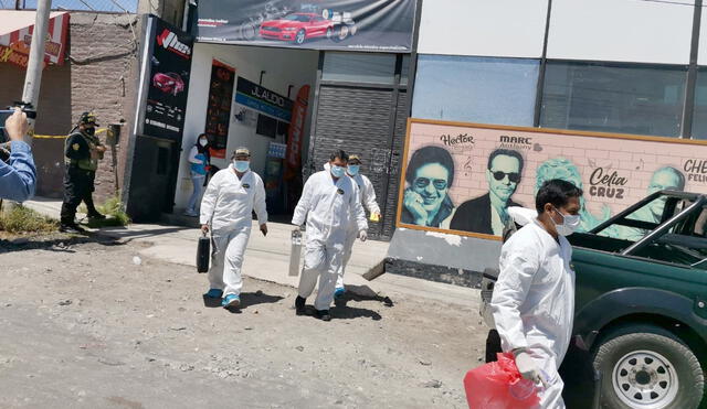 Arequipa. Ministerio Público y detectives de la Policía llegaron al lugar del crimen para iniciar investigaciones. Foto: URPI / Wilder Pari