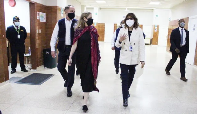 Embajadora señaló que apoyarán al área de pediatría con oxígeno. Foto: Prensa GORE
