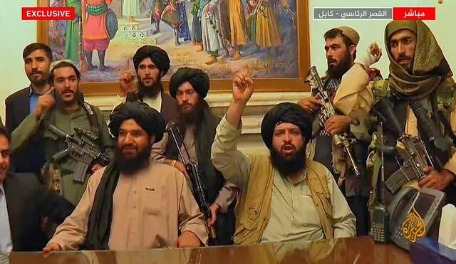 Los combatientes talibanes tomaron el control del palacio presidencial afgano el domingo 15 de agosto. Foto: AFP