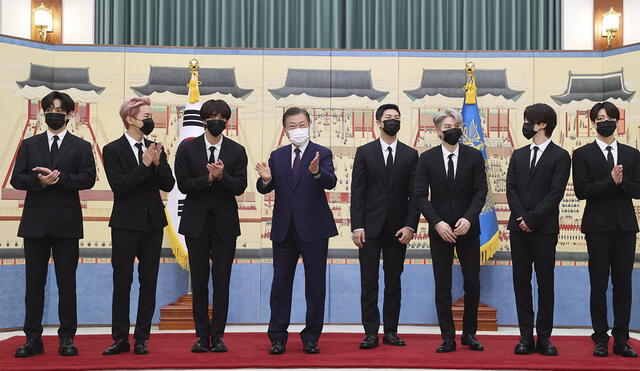 Luego de un año, el grupo BTS volvió a reunirse con el presidente de Corea del Sur. Foto: Blue House/Yonhap