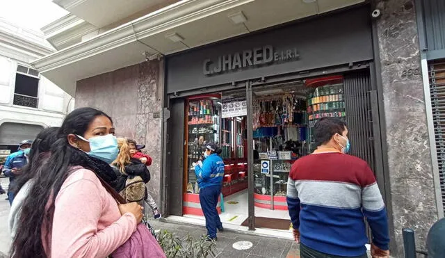 Las trabajadoras del local resultaron agraviadas tras el robo de sus celulares. Foto: Jessica Merino / URPI-LR
