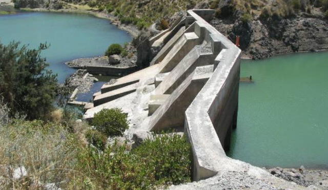 Estudios previos indican que la represa La Calzada debería tener una longitud de 700 metros para un embalse de 700 millones de m3 de agua. Foto: referencial/Andina.
