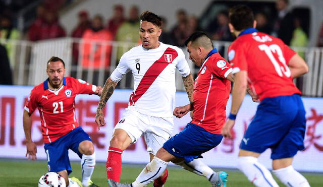 Perú y Chile protagonizarán una edición más del clásico del Pacífico. Foto: AFP