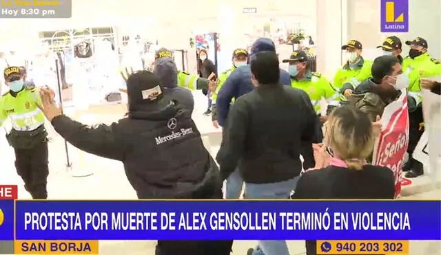 Familiares gritaron la palabra "asesinos" en exteriores de tienda y centro comercial. Foto: captura de Latina Noticias