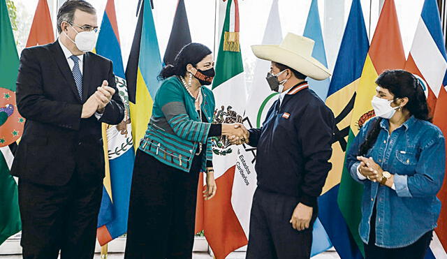 Visita. Presidente Pedro Castillo fue recibido por el canciller mexicano Marcelo Ebrard. Foto: difusión