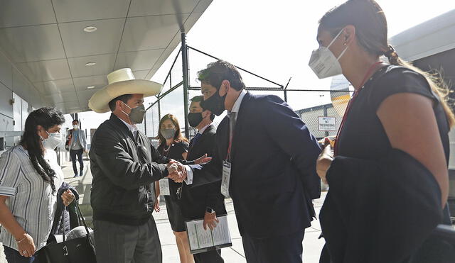 Castillo Terrones participó en el aniversario 40 del colegio peruano mexicano Amauta. Foto: Presidencia de la República