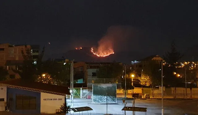 Serenos y pobladores de la zona intentaron en vano sofocar las llamas. Foto: La República