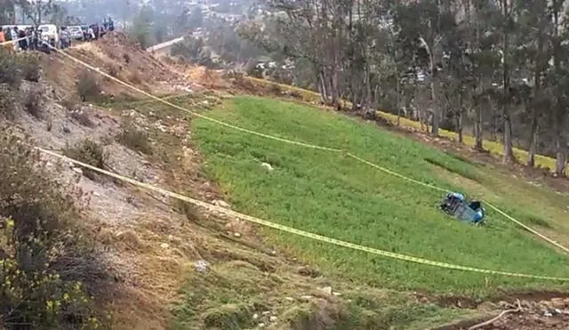 Mototaxi se despistó y volcó debido a que conductor se habría quedado dormido. Foto: captura video Portada.pe