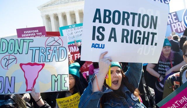 Los grupos a favor del derecho de la mujer al aborto se congregaron en diferentes ciudades de Texas para expresar su disconformidad con la nueva ley que restringe el aborto en dicho estado. Foto: AFP
los activistas