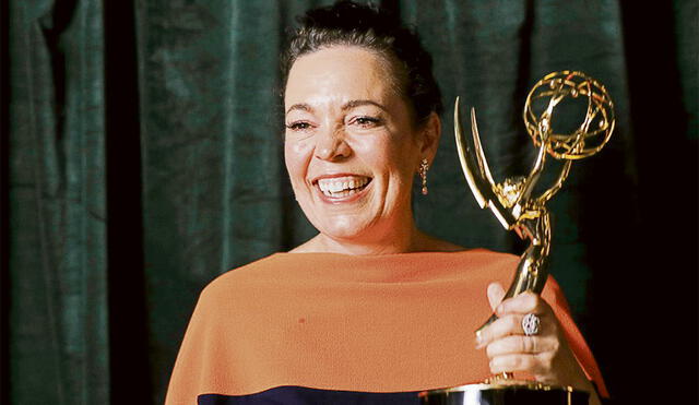 ‘The crown’. Olivia Colman alza el Emmy como mejor actriz. Foto: difusión