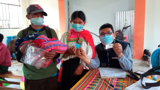 Entregan DNI gratis a pobladores de comunidades andinas de Cañaris, en Ferreñafe. Foto: Reniec